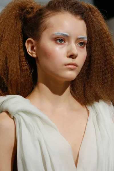 Look 100